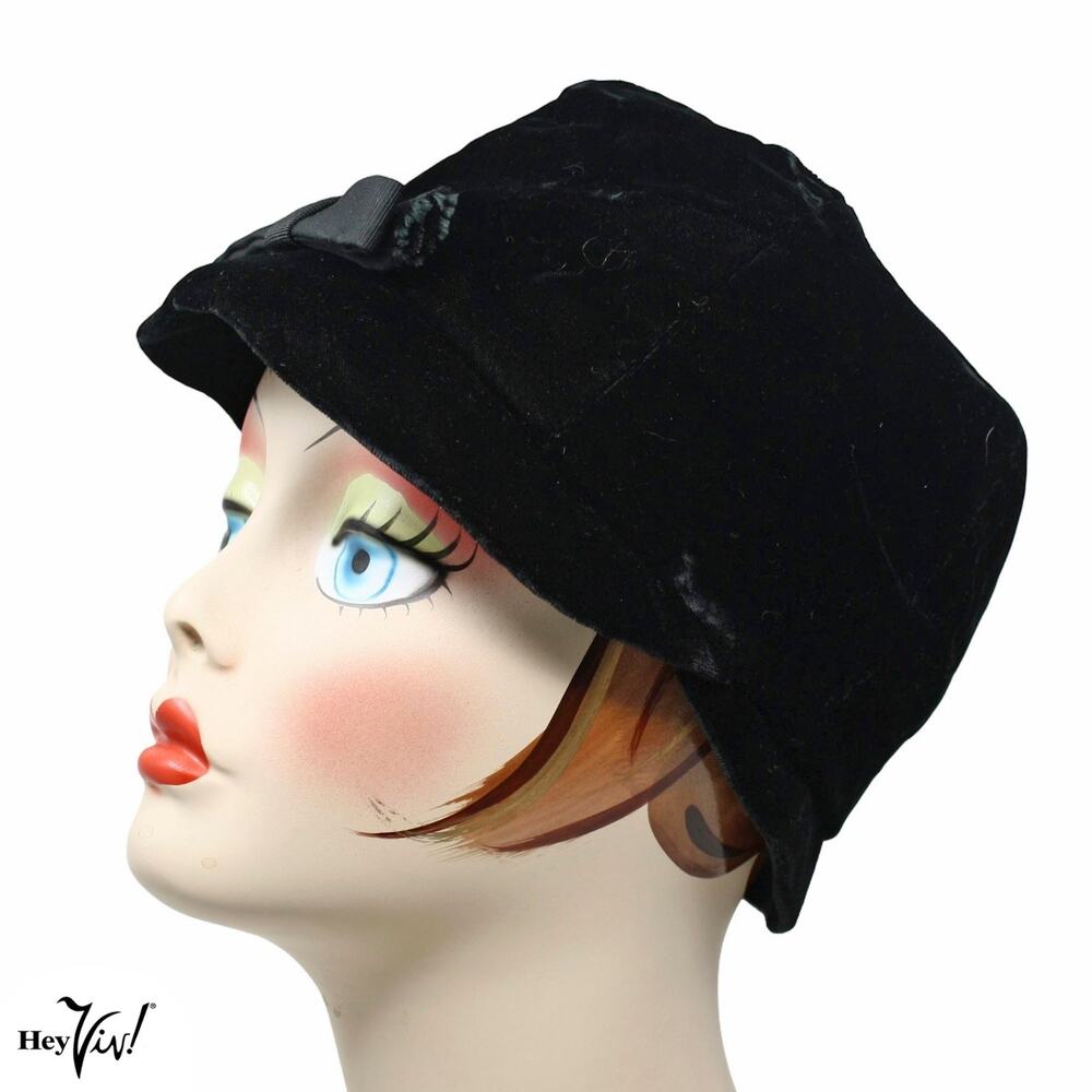 Vintage 50s Black Velvet Hat Cloche Bucket Style w Bow UHCMW Union Tag - Hey Viv